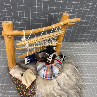 Loomer Doll Weaving the Rung