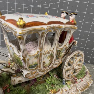 LUIGI FABRIS PORCELAIN HORSE AND CARRIAGE