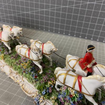 LUIGI FABRIS PORCELAIN HORSE AND CARRIAGE
