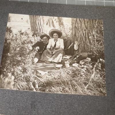 Lot of 4 ANTIQUE Cabinet Cards 