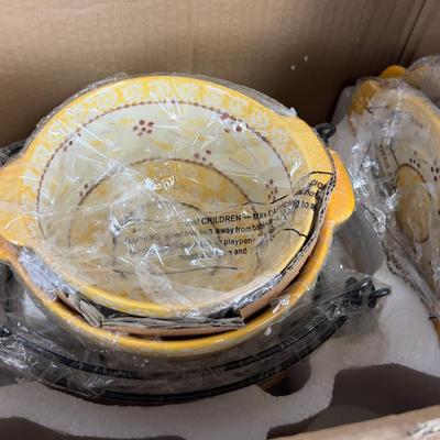 Temptations OLD WORLD 13 Piece Lid-it Oven to table Set, YELLOW Color