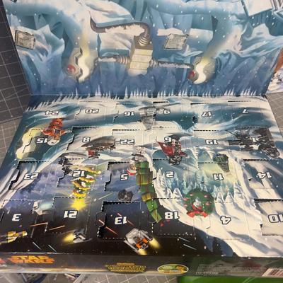 Star Wars ADVENT Calendar Empty PLUS Bin of Toys that goes with it. 