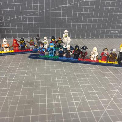 GREAT Collection (20)  of LEGO Minifigures