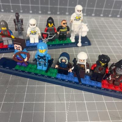 GREAT Collection (20)  of LEGO Minifigures