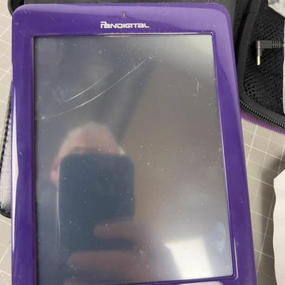 PanDigital 4 Gig Bite Powered Up Has Accessories 
