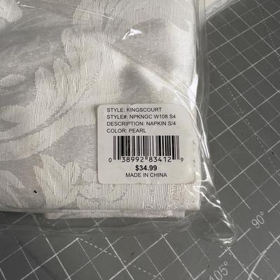 2 Sets of 4 Waterford NAPKINS Kings Court Pattern 