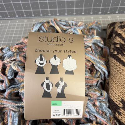 Studio Scarfs Loop Scarf