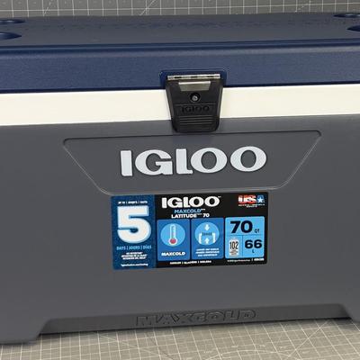 IGLOO 70 Quart Cooler NEW 