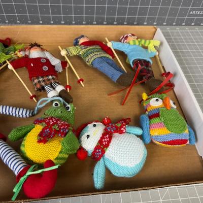Knit Mostly Skiers, a Moose for the Shelf and some owls - all fun! 