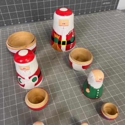 6 Santas Russian Nesting Dolls