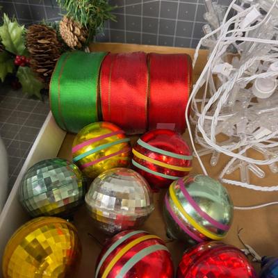 Various Christmas Items 