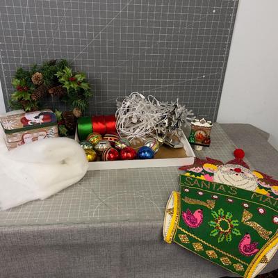 Various Christmas Items 