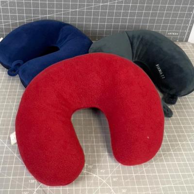 Neck Pillows 