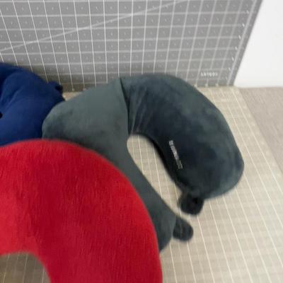 Neck Pillows 
