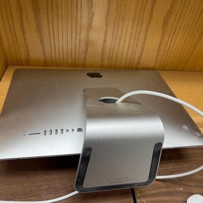 APPLE iMac Desk Top 