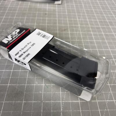 2 M&P Smith & Wesson 9mm Magazines 