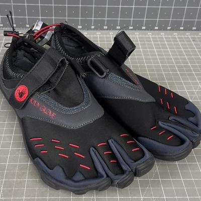 2 Body Glove Barefoot 3T Size 11 