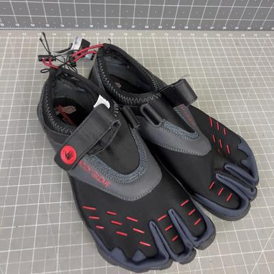 2 Body Glove Barefoot 3T Size 11 