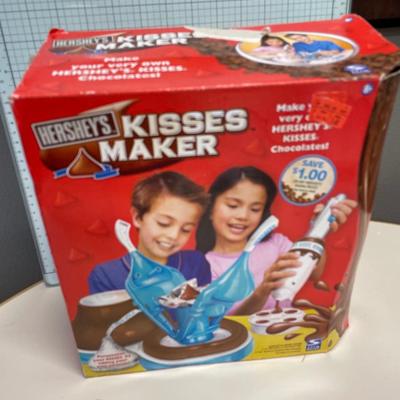 Hersheys kiss maker