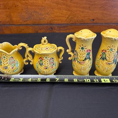 Napco set, placemats and napkin holders, Farmhouse style