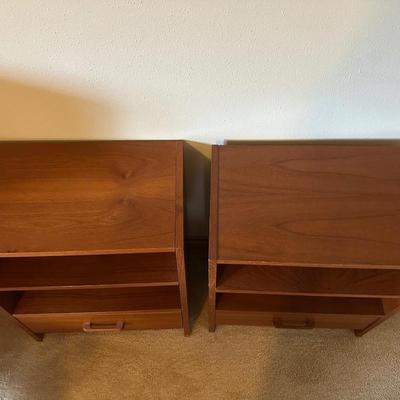 Pair of One Drawer Nightstands