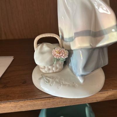 The Carnation Maiden Cecilia Fine Porcelain By LLadro 1983 9 1/2" Tall