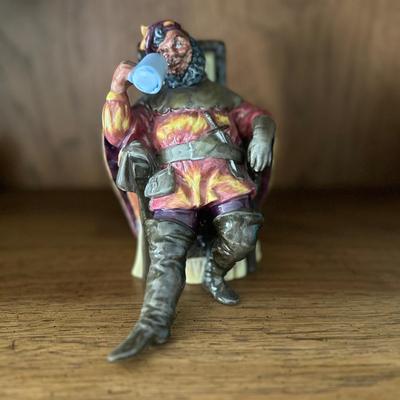 Royal Doulton 1954 Figurine “The Foaming Quart”Perfect condition
