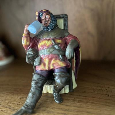 Royal Doulton 1954 Figurine “The Foaming Quart”Perfect condition