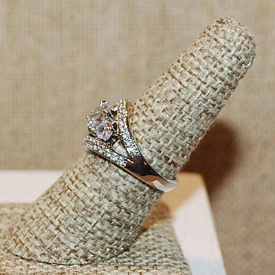 Size 7 Marked .925 Set of 3 Main Stones on a Tiara Style 2 Row Accents Setting & Silver Band (4.2g)