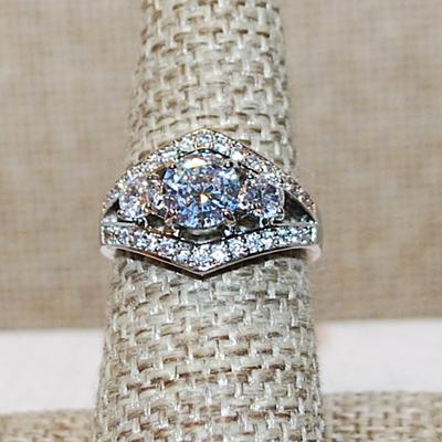 Size 7 Marked .925 Set of 3 Main Stones on a Tiara Style 2 Row Accents Setting & Silver Band (4.2g)
