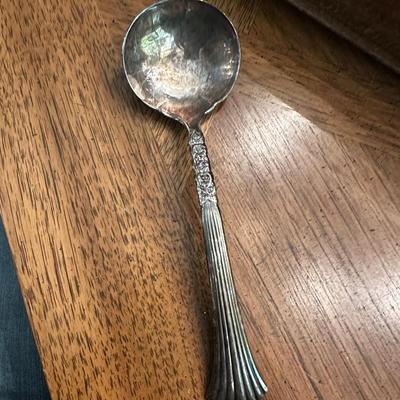 Oneida Cutlery Set