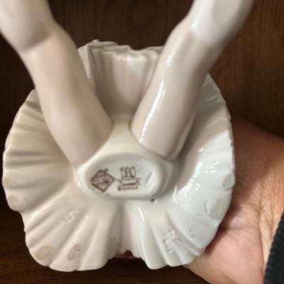 NAO Lladro Spanish porcelain sitting ballerina figurine