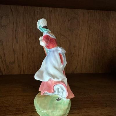 Nao Lladro hand-painted porcelain figurine of a sitting ballerina