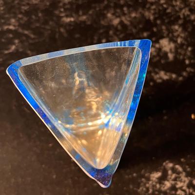 Blue Glass Murano Style Glass Fish Figurine Plus a Vase (D-RG)