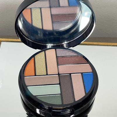 New Eyeshadow and blush Palette