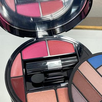 New Eyeshadow and blush Palette