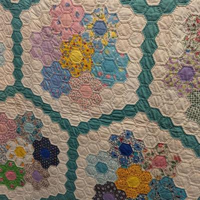 Grandmother's Flower Garden Quilt With Green Outline Scallop Edge On Two Sides 95 x 88 Inches #3