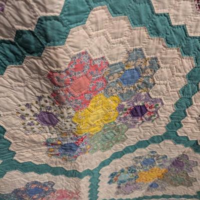 Grandmother's Flower Garden Quilt With Green Outline Scallop Edge On Two Sides 95 x 88 Inches #3