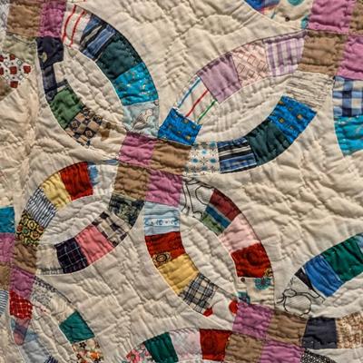 Double Wedding Ring Quilt Made Of Small Blocks With Rounded Corners 82 x 72 Inches #5