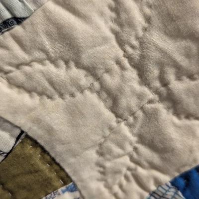 Double Wedding Ring Quilt Made Of Small Blocks With Rounded Corners 82 x 72 Inches #5