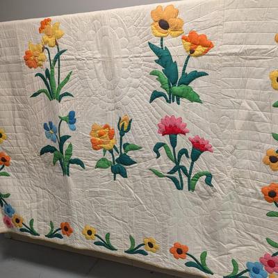 Ca. 1937-1938 Floral Applique Quilt. Body Primary Color Flowers On Green Stems Intricate Quilting 95 x 78 Inches #6