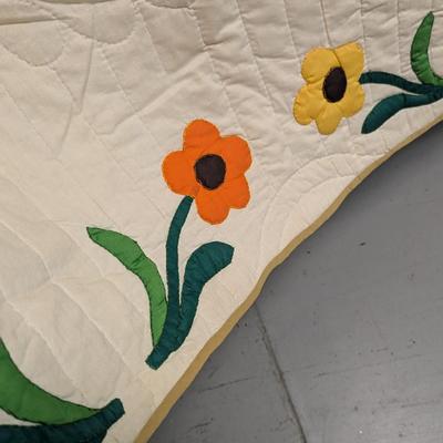 Ca. 1937-1938 Floral Applique Quilt. Body Primary Color Flowers On Green Stems Intricate Quilting 95 x 78 Inches #6