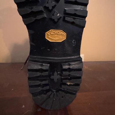 Sorel, Field & Stream, and Other Work Boots - Men’s Sizes 9-10 (BD-DZ)
