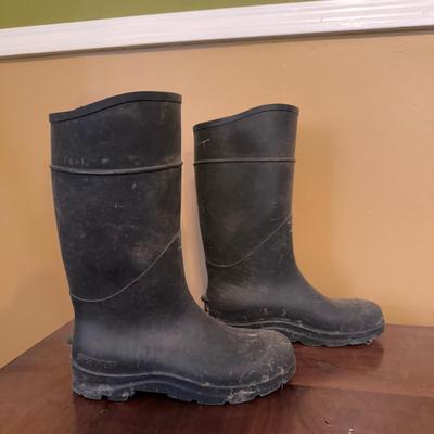 Sorel, Field & Stream, and Other Work Boots - Men’s Sizes 9-10 (BD-DZ)