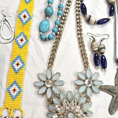 Women's Costume Jewelry Lot