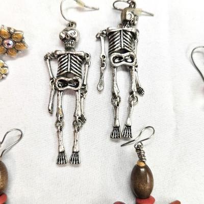Women's Costume Jewelry Lot