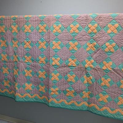 Sale Photo Thumbnail #2710: 7 inch scallop border.  Quilting and condition good.  Reverse white