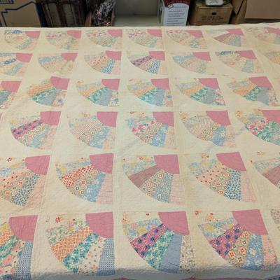Ca. 1930-31 Patchwork Fan Design Quilt With Calico Pieces Creating The Pattern Of Open Fans 84 x 73 Inches #16