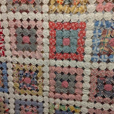Ca. 1920 Indianapolis Decorative Yo-Yo- Design Puff Quilt In Variegated Colors 86 x 72 inches #20