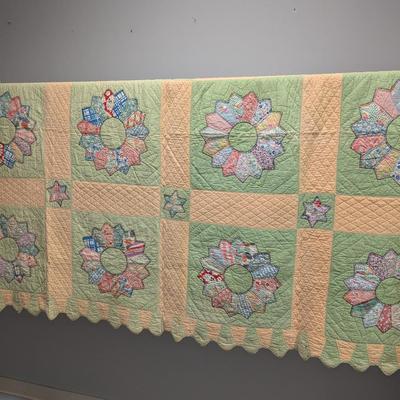Ca. 1920 Dresden Plate Patchwork Quilt. 84 x 68 Inches #23